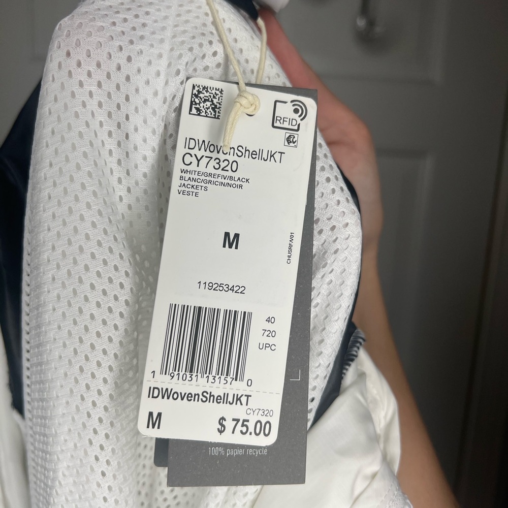 Adidas Medium Woven Shell Jacket - Picture 3 of 3